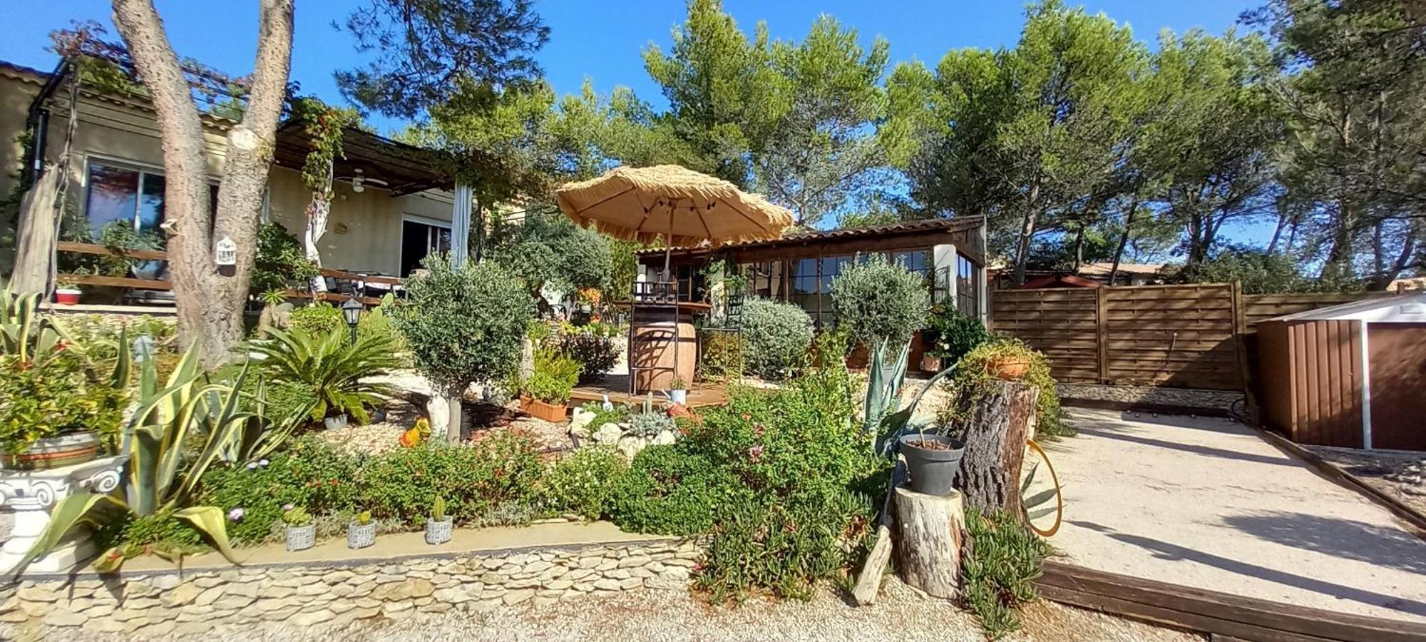Les Coronilles Bed & Breakfast Beaucaire  Exterior photo